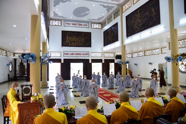 Lễ truyền giới Sa di Phương Trượng